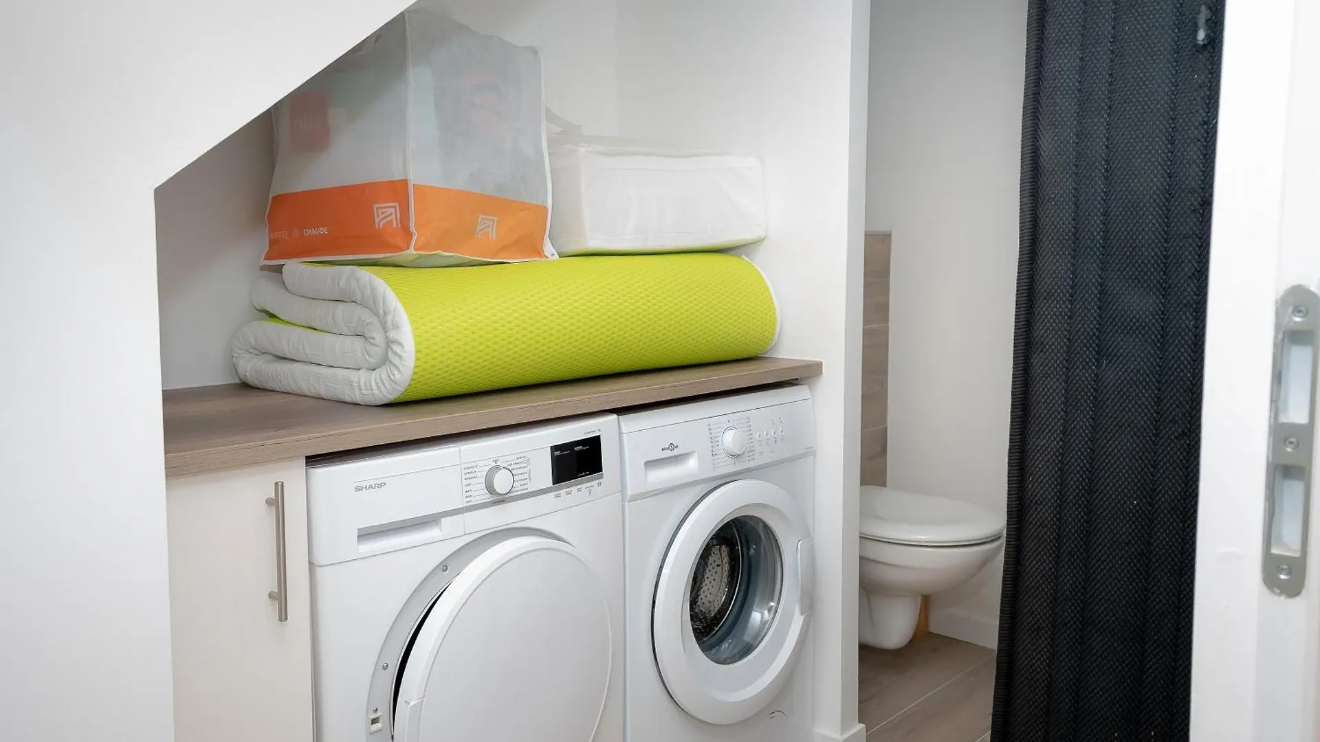 Gite La Maison Du Soyeux Ga Les Abrets en Dauphine Apartment
